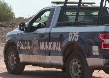 Muere Hombre Calcinado al Volcarse en su Auto; Presuntamente Conducía a Exceso de Velocidad