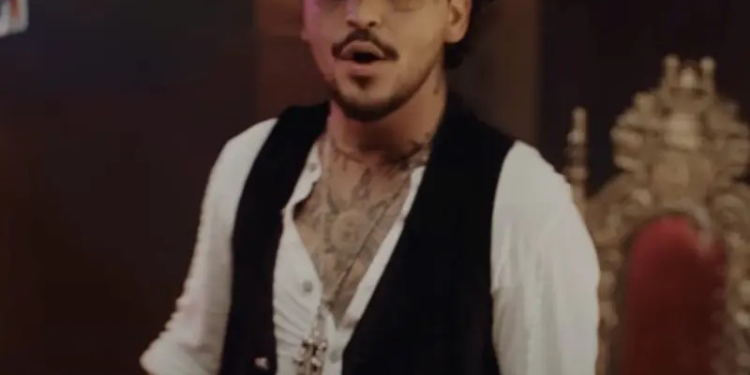 Christian Nodal estrena nuevas canciones y videos de ‘Amé’ y ‘El amigo’; así suenan