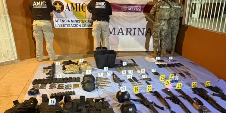 Aseguran 10 armas de fuego, droga y equipo táctico tras cateo de domicilio en Sonora; autoridades inician investigaciones