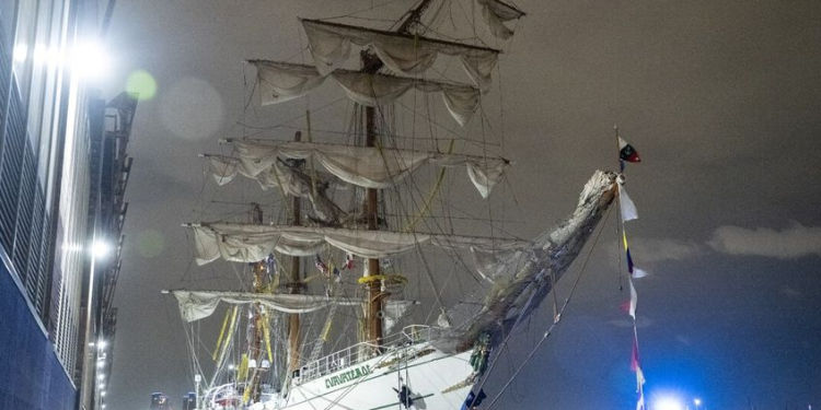 Pidieron auxilio 3 veces antes de choque del Buque Escuela Cuauhtémoc; indagan operación de remolcador