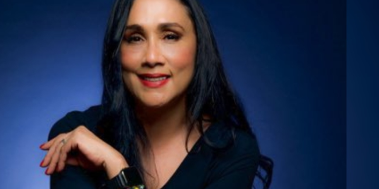 Periodista Adela Navarro recibe llamadas amenazantes; Artículo 19 exige le otorguen protección