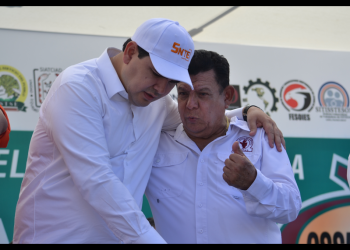 Ausente Durazo en el desfile del Día del Trabajo