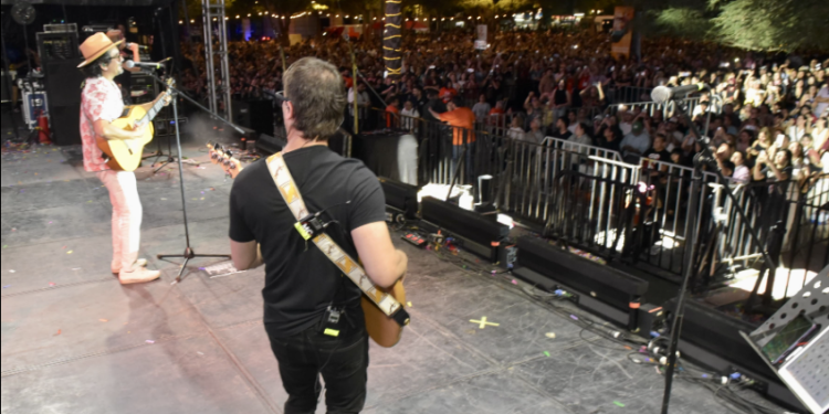 Bacilos enciende el ambiente Fiestas del Pitic 2025