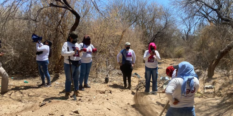 Madres Buscadoras de Sonora hallan dos cuerpos cerca del aeropuerto de Hermosillo: “El 10 de mayo no es un día de celebración”