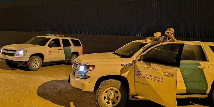 Repuntan arrestos por tráfico de personas en frontera Sonora-Arizona