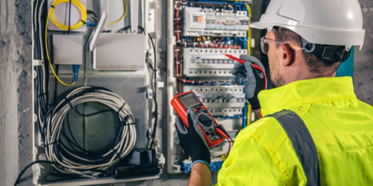 CFE realiza labores de mantenimiento en Sonora y Sinaloa