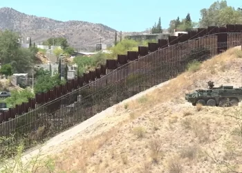Instalan tanques de guerra en la frontera de Arizona