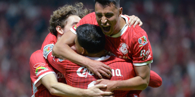 Toluca golea 3-0 a Tigres y avanza a la final del Clausura 2025