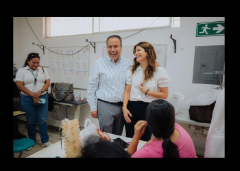 Beneficia Toño Astiazarán con programa Salud H a colaboradoras de Desayuno Escolares