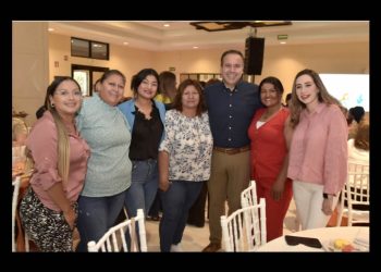 Reconocen Toño Astiazarán y Patty Ruibal labor de servidoras públicas para la ciudadanía