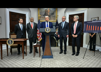 Trump anuncia rebaja de 59% en los precios de los medicamentos en Estados Unidos