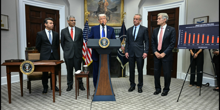 Trump anuncia rebaja de 59% en los precios de los medicamentos en Estados Unidos