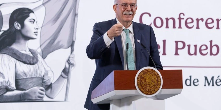 Culpa Berdegué a EU de que el gusano barrenador haya llegado a México