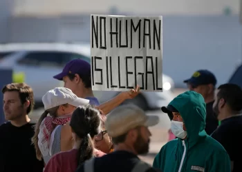 Esto es lo que debe saber sobre los arrestos de inmigrantes por parte del ICE en Arizona