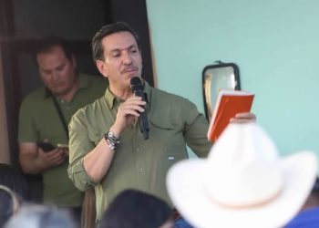 David Figueroa lleva jornada 18 de “Diputado en tu Colonia” a la San Judas