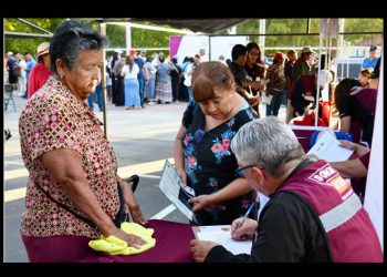 Lleva Durazo servicios gratuitos a la colonia Café Combate con feria “Sonora Atiende”