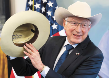 Ken Salazar: Falta de respeto incluir a México en lista de enemigos de EU; “somos socios, somos familia”, dice