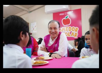 Arranca distribución de libros de texto y desayunos gratuitos para alumnos de educación básica