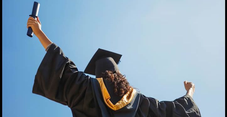 Una joven de 18 años rompió récord al ser aceptada en 53 universidades con casi USD 2 millones en becas