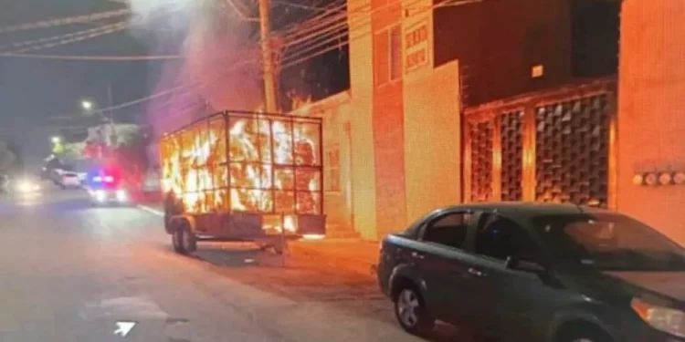 Detienen en Hermosillo a menor implicado en incendio de autos como parte de un reto viral