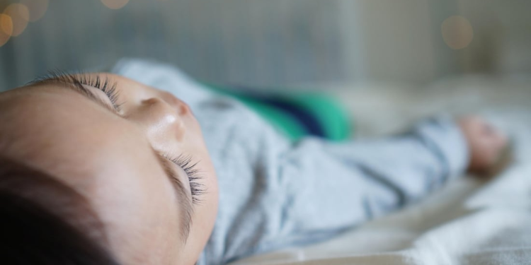 Niño resulta herido de bala cuando se encontraba dentro de su domicilio en Sonora; lo reportan fuera de peligro