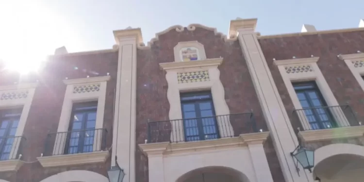 Detienen a Joven Rayando con Pintura en Aerosol Edificios de la Universidad de Sonora