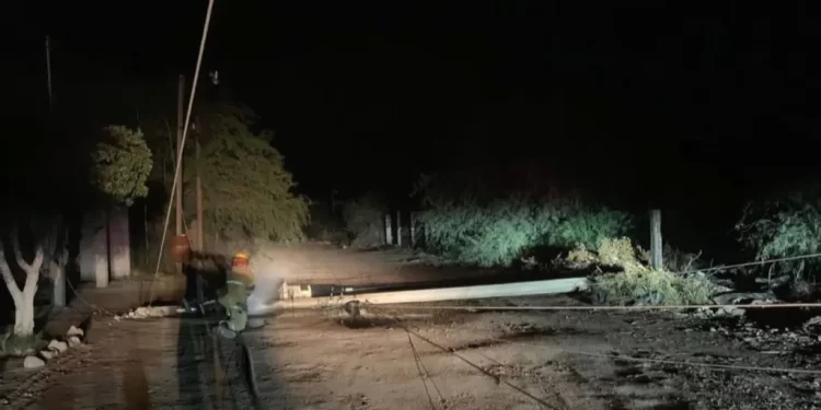 Fuertes Vientos Dejan Sin Energía Eléctrica a Varias Colonias de Empalme