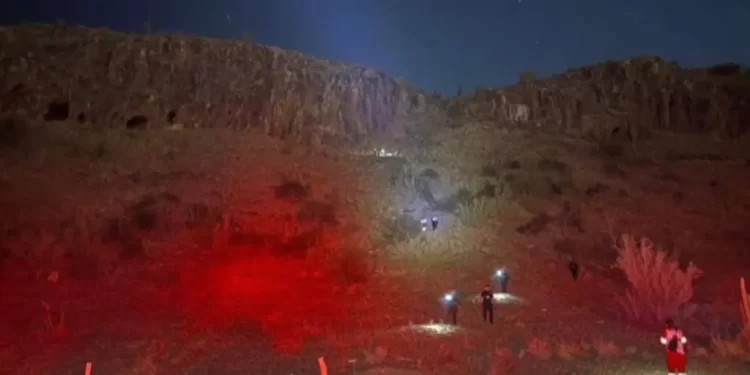 Joven Cayó a Barranco en el Cerro Colorado en Hermosillo; Terminó con Lesiones de Gravedad