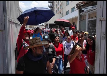 Docentes de la CNTE logran devolución de descuentos, pero advierten: “el conflicto sigue abierto”