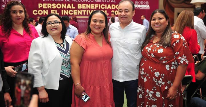 Cumple Gobernador Durazo con pago de retroactivo                  e incremento salarial al magisterio sonorense