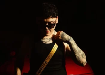 El Niño de Sonora lanza su nuevo sencillo ‘El Blinker’