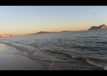 Prohíben a bañistas y a navegación entrar al mar en Bahía de Kino por condiciones climáticas los días jueves y viernes