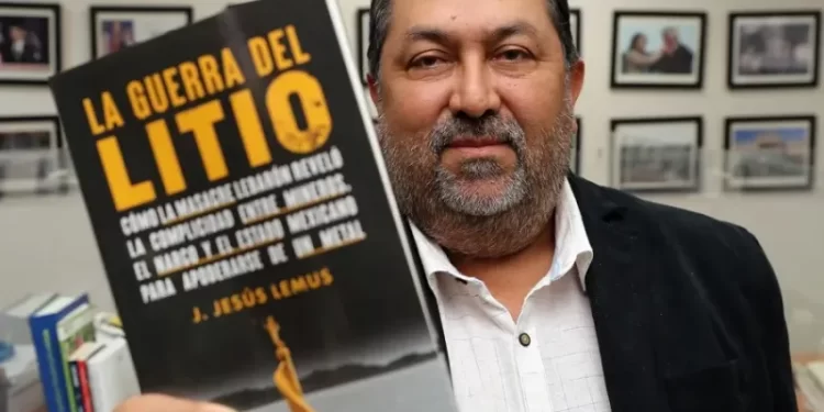 Detienen a 3 menores de edad por asaltar a transeúnte; utilizan un machete para amenazarlo