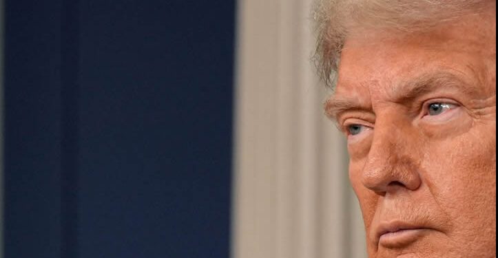 Un 56% de estadounidenses desaprueba la gestión migratoria de Trump, según encuesta