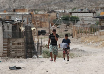 Inegi reporta 38.5 millones de personas en pobreza en 2024; son 8.3 millones menos que en 2022