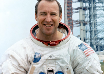 Muere James Lovell, comandante de la misión lunar Apolo 13