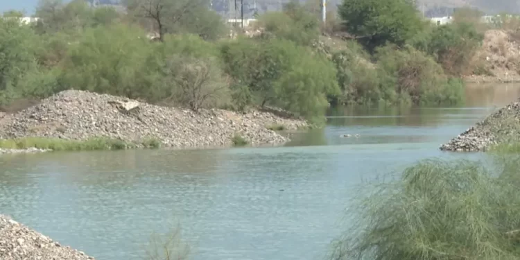 Encuentran Cuerpo Sin Vida de un Hombre Flotando en Laguna de Hermosillo