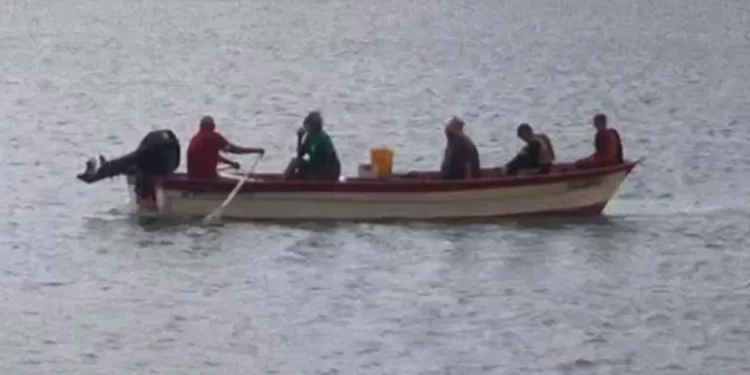 Rescatan a Familia que Quedó a la Deriva en Mar de Guaymas