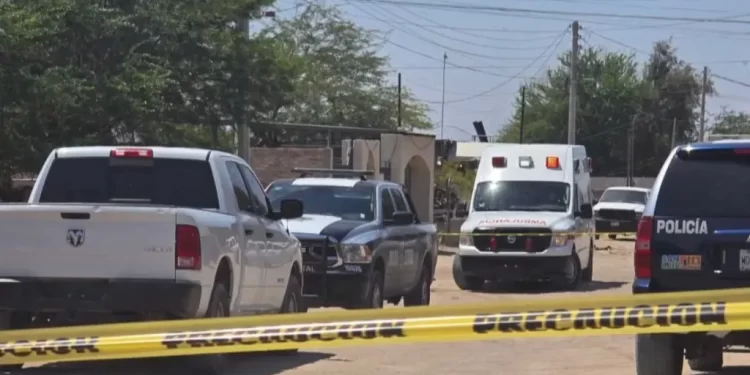 Hija Encuentra el Cuerpo de su Madre Semienterrado en Patio de su Casa en SLRC