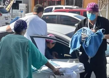 Rescatan a Familia que Quedó a la Deriva en Mar de Guaymas