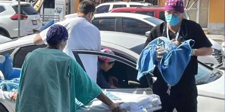 Rescatan a Familia que Quedó a la Deriva en Mar de Guaymas