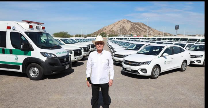 Entrega Durazo vehículos y ambulancias de IMSS-Bienestar