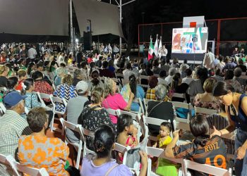 Rinde David Figueroa Primer Informe de Actividades