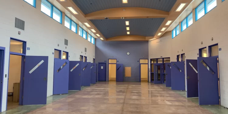 ¿Se construirá un centro de detención similar al “Alcatraz de los Caimanes” en Arizona?