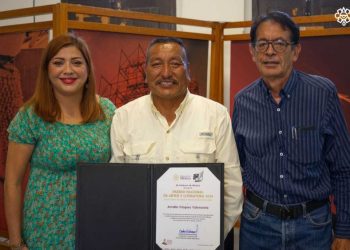 El Centro INAH Sonora reconoce la trayectoria de Antolín Vázquez Valenzuela