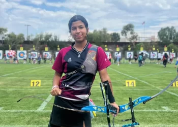 Isabella Gómez Uribe, de 13 años, sonorense subcampeona nacional de tiro con arco en Estados Unidos
