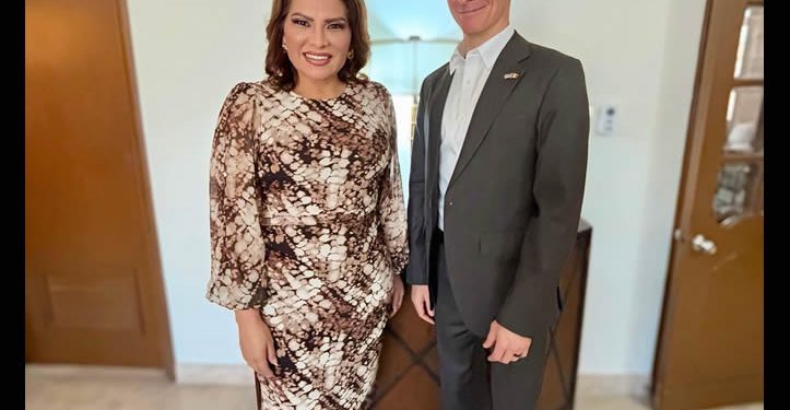 Se reune Lorenia Valles con el cónsul de Estados Unidos y miembros del sector minero