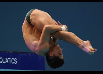 Mexicano deja fuera del medallero a los chinos con espectacular cuádruple mortal y medio