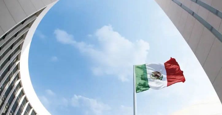 Hermanos e hijos de legisladores, excandidatos y exjuzgadores, entre los 1,224 asesores del Senado