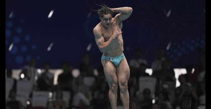 Osmar Olvera derrotó a los chinos; primer oro para México en una prueba olímpica varonil de clavados